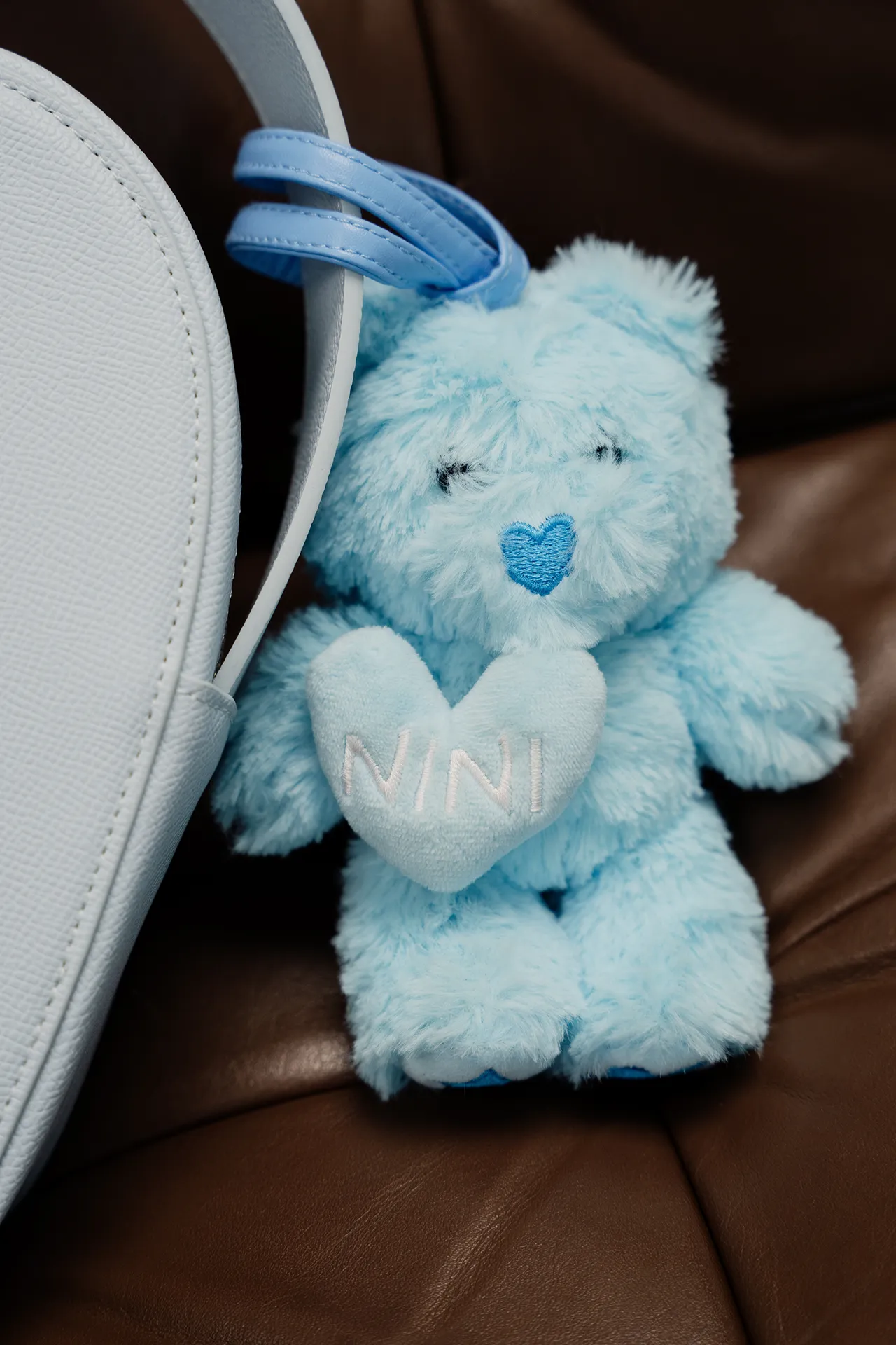 NINI 💙 Együtt az Autistákért Maci Charm - Image 3