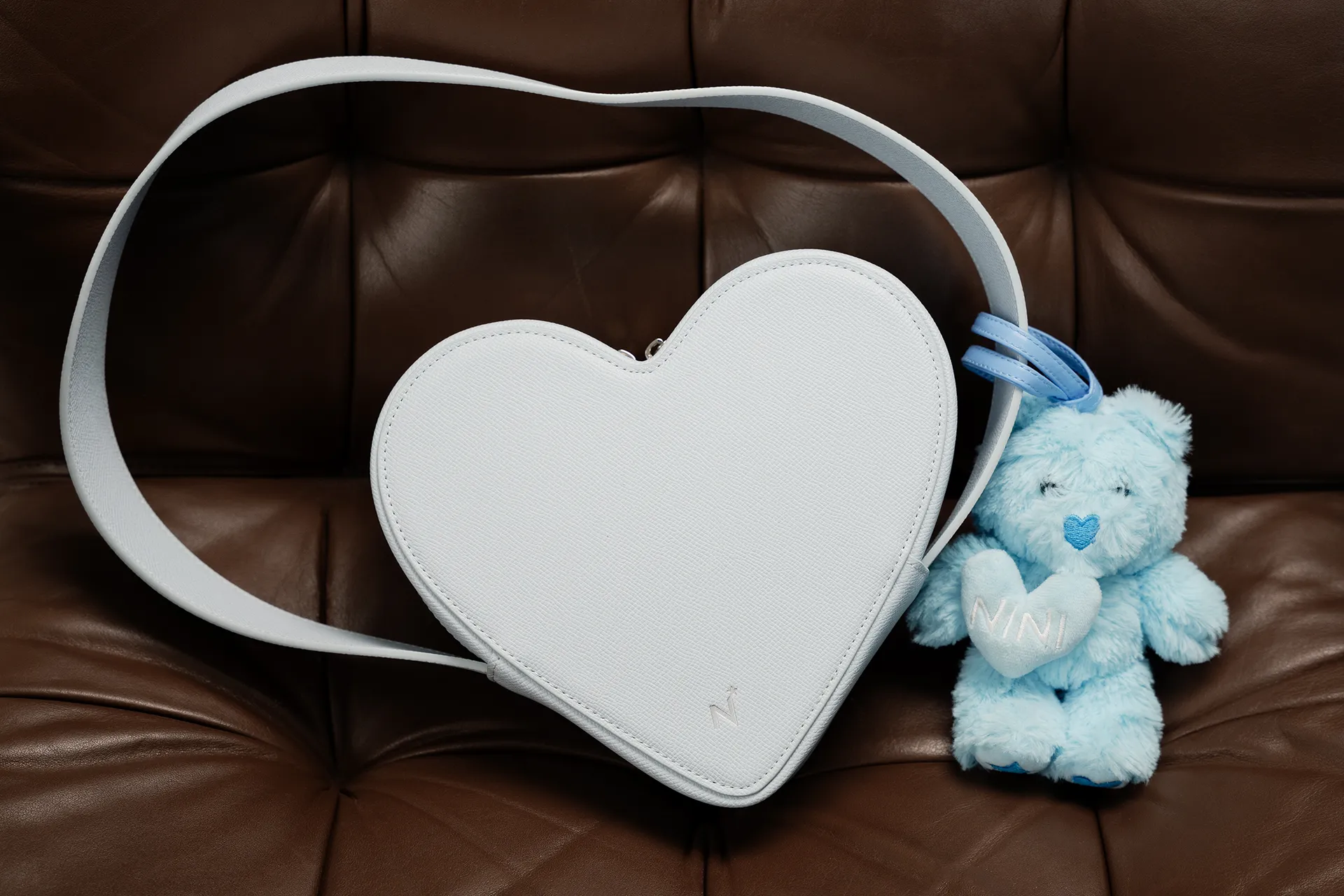 NINI 💙 Együtt az Autistákért Maci Charm - Image 4